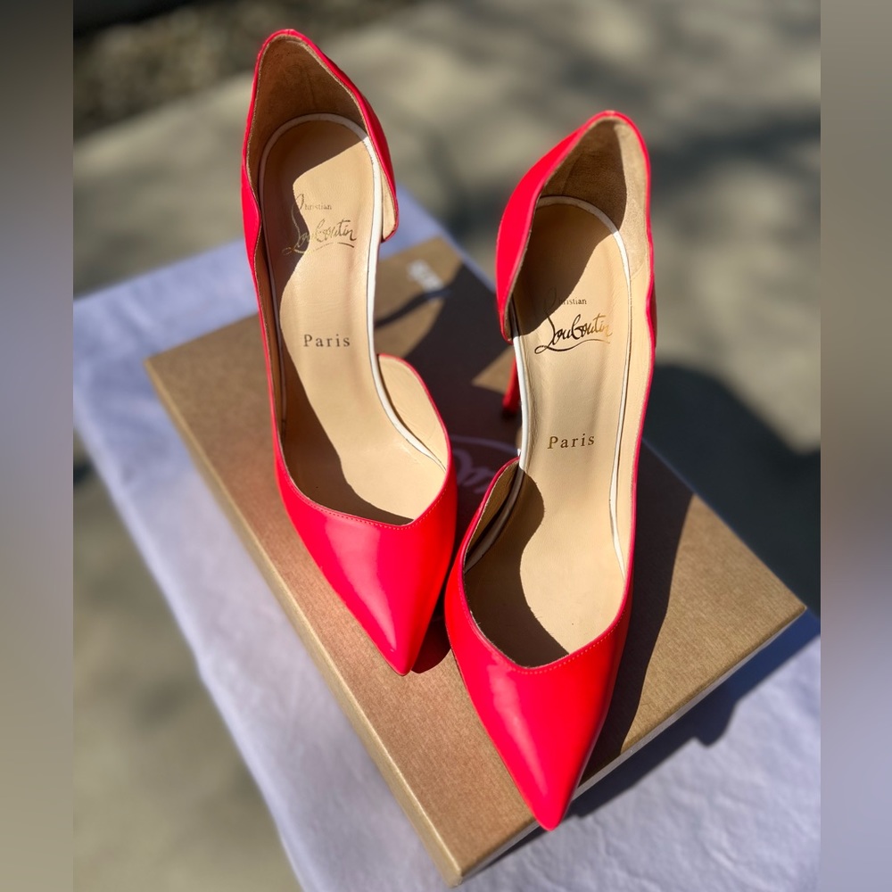 Christian Louboutin Dalida pointed toe pumps - Picture 2 of 14